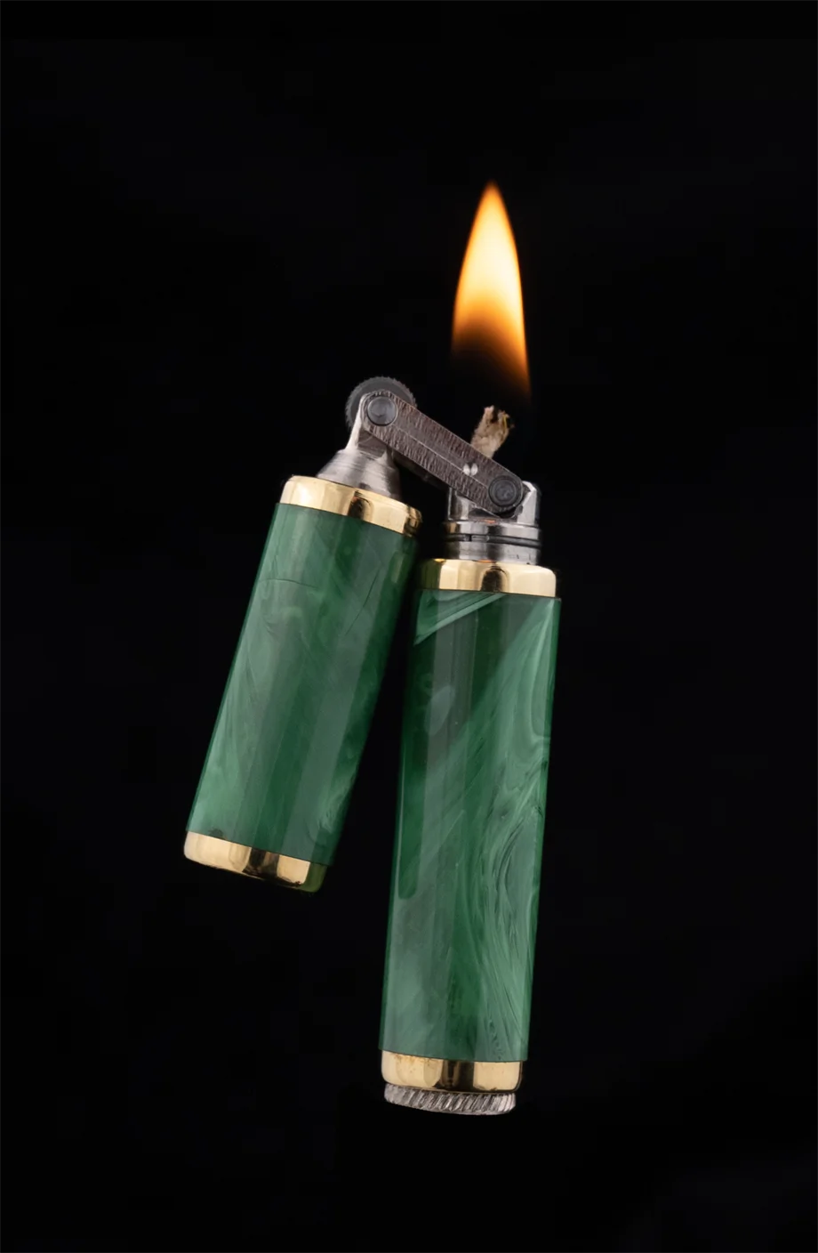 Valentino Green Lighter - Yuku Lighter